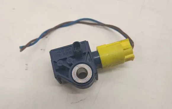Mercedes-Benz E W212 Airbag deployment crash/impact sensor A2128204926