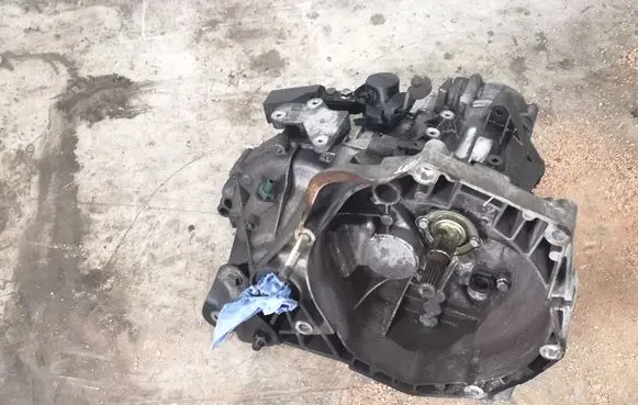 Fiat Idea Manual 5 speed gearbox 18289824488