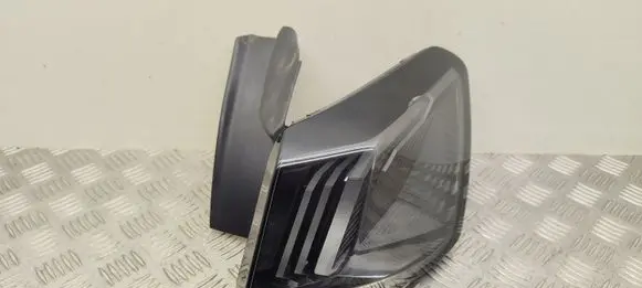 Peugeot 3008 II Rear/tail lights 9836231180