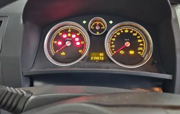 Opel Zafira B Speedometer (instrument cluster) 13308989 IMPRK1549710