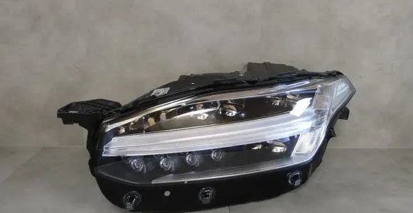 Volvo XC90 Headlight/headlamp 31677038 3520010 07957DG