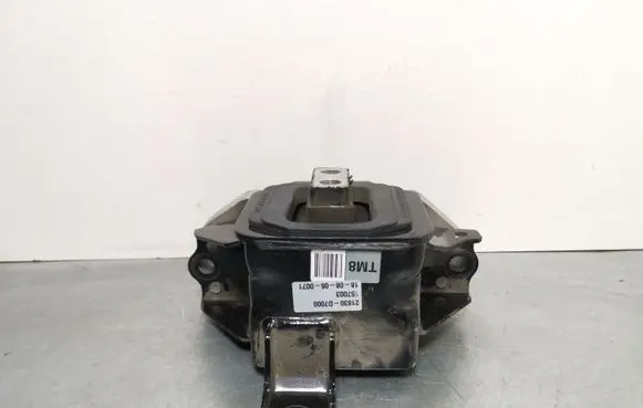 Hyundai Tucson TL Engine mount bracket 21830D7000