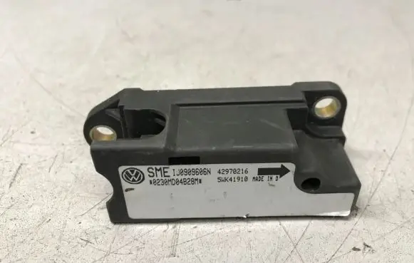 Volkswagen PASSAT B5 Airbag deployment crash/impact sensor 1J0909606N