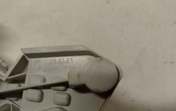 Volvo V50 Tail light bulb cover holder 28129007