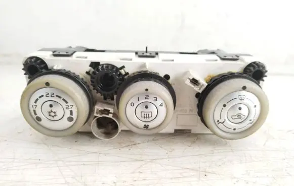 Mitsubishi Colt Climate control unit P7820A221Y 69660063 TMN07060052200