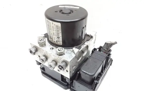 Volvo V70 ABS Pump 31261142