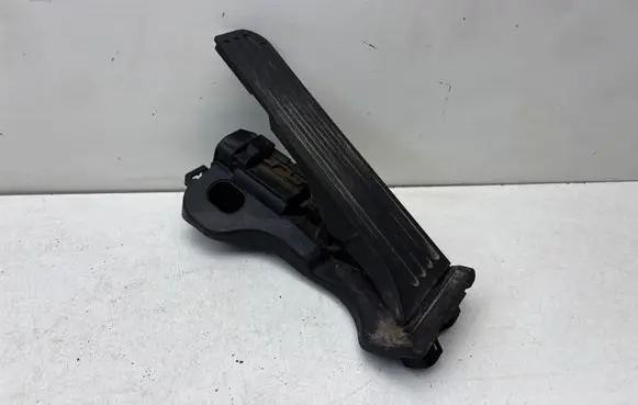 Volkswagen Jetta V Accelerator throttle pedal 1K1723503L