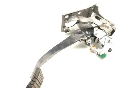 Mitsubishi Outlander Brake pedal 