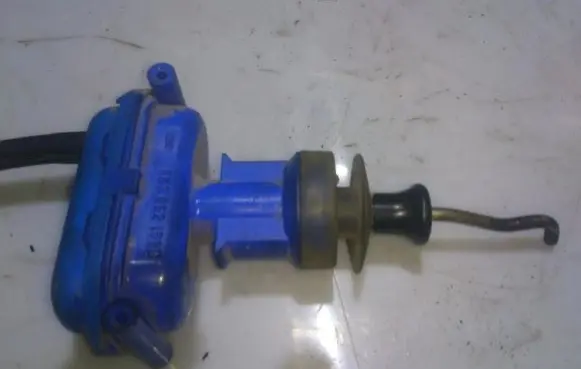 Audi 100 S4 C4 Central locking vacuum pump 893862153d