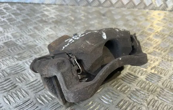 Nissan Qashqai Front brake caliper