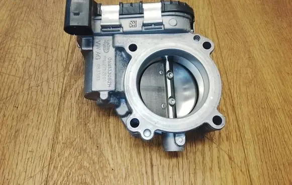Porsche Macan (95B) Throttle valve 06M133062H