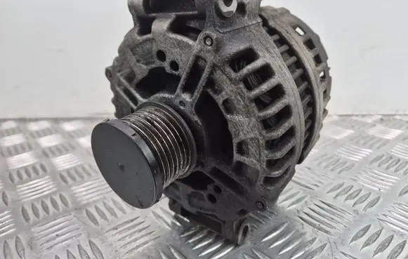 Mercedes-Benz E W211 Generator/alternator A0131547002