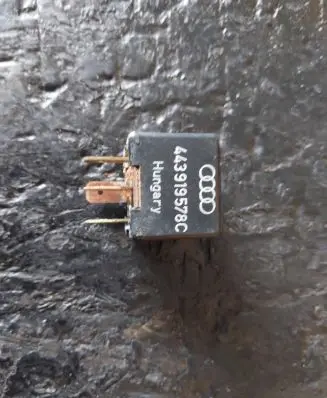 Volkswagen PASSAT B3 Other relay 443919578C 267
