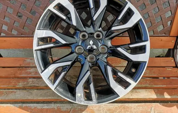 Mitsubishi Outlander R18 alloy rim 