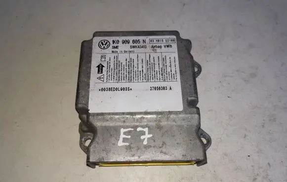 Volkswagen Golf V Airbag control unit/module 1K0909605N