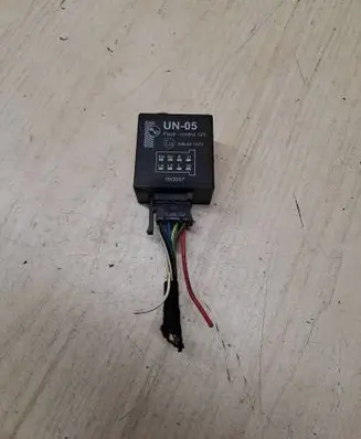 Opel Zafira A Tow bar relay 10R021573