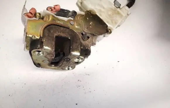 Nissan Almera Tino Rear door lock 82553bm760