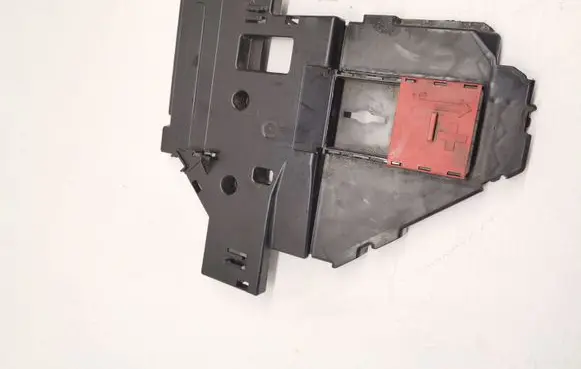 Mercedes-Benz C W205 Other engine bay part D925