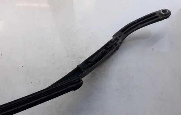 Renault Laguna II Front wiper blade arm 80004996