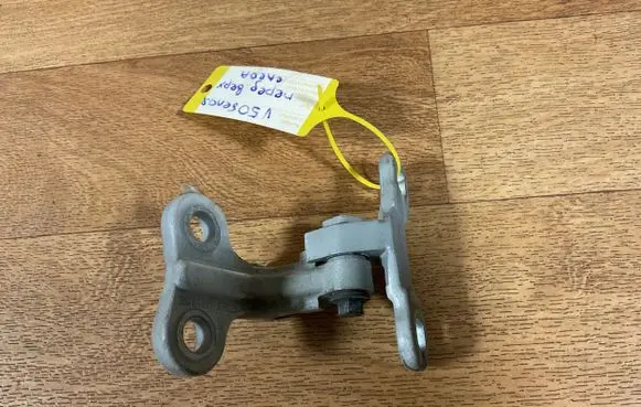 Volvo V50 Front door upper hinge 30784887