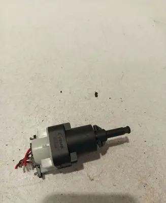 Volkswagen Phaeton Brake pedal sensor switch V10730158