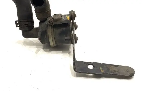 Volkswagen PASSAT B7 Oil filter mounting bracket 5N0965561A