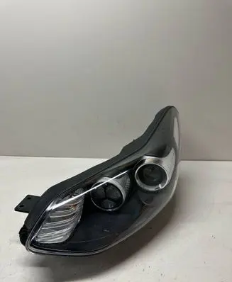 KIA Sportage Headlight/headlamp 92101F1100 L009L100T1C