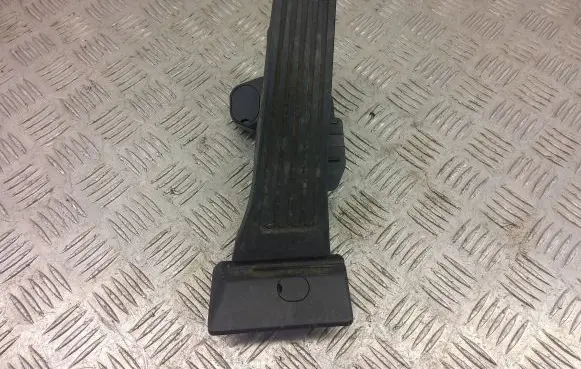 KIA Sportage Accelerator throttle pedal