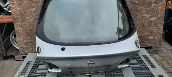 Nissan Primera Front vent window/glass (coupe) 