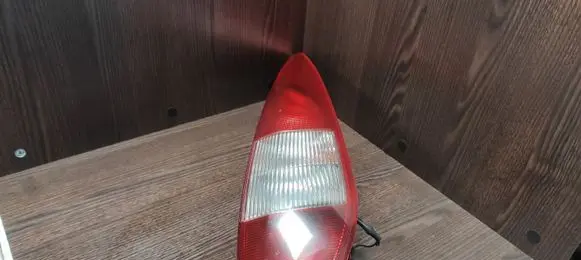 Ford Mondeo Mk III Rear/tail lights 1S7113404C 1S7113404