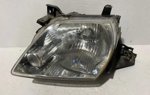 Mazda MPV II LW Headlight/headlamp