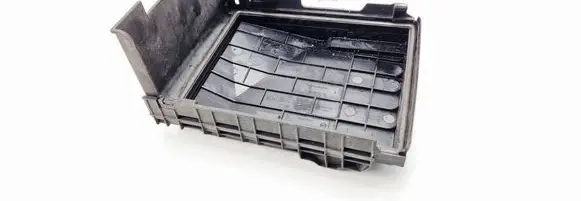 Volkswagen Caddy Fuse box cover 1K0937132F