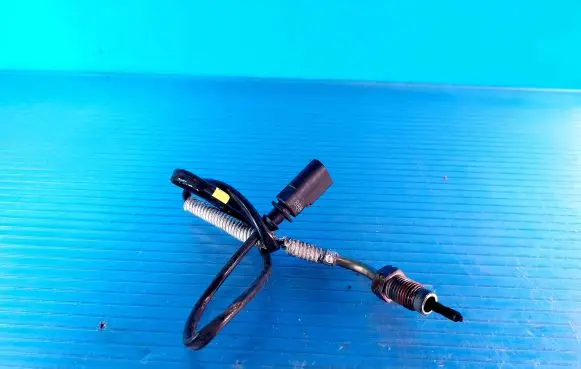 Skoda Octavia Mk3 (5E) Exhaust gas temperature sensor 04L906088AR