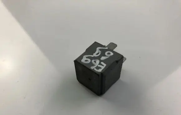 Opel Insignia A Other relay 13500118