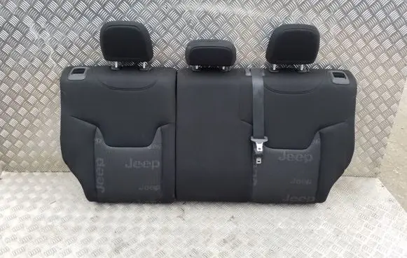 Jeep Renegade Second row seats 