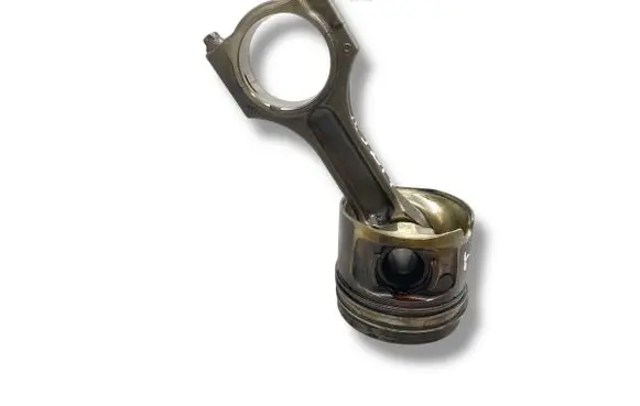 BMW 1 E81 E87 Piston with connecting rod N47