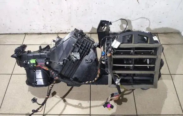 Porsche Cayenne (9PA) Interior heater climate box assembly 7L0820095