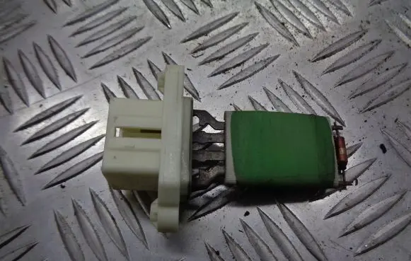 Ford Fiesta Heater blower fan relay 