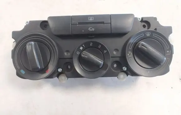 Skoda Octavia Mk2 (1Z) Climate control unit 1Z0819047