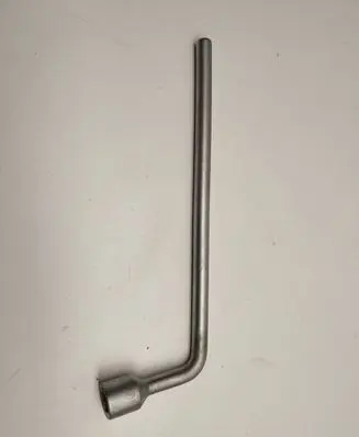 Mercedes-Benz CLS C219 Wheel nut wrench A2215810001