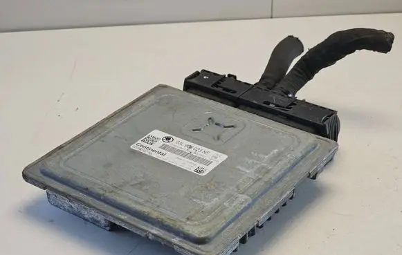 Skoda Octavia Mk2 (1Z) Engine control unit/module 03L906023NF 5WP42927AA 03L906023AH