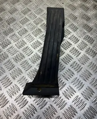 Accelerator throttle pedal
