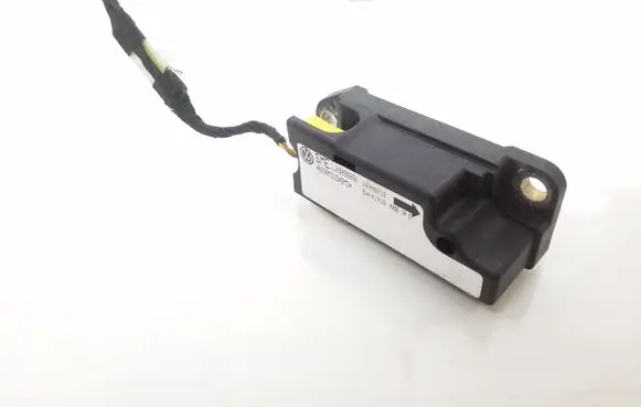 Volkswagen PASSAT B5 Airbag deployment crash/impact sensor 1J0909606N