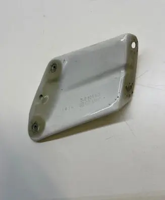 Skoda Yeti (5L) Fender mounting bracket 5L0821142