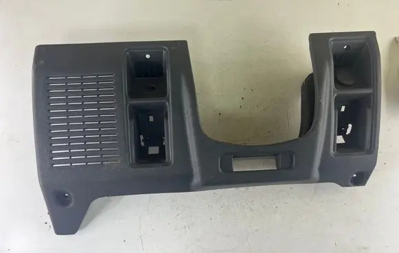 Mitsubishi Pajero Dashboard lower bottom trim panel MB652131