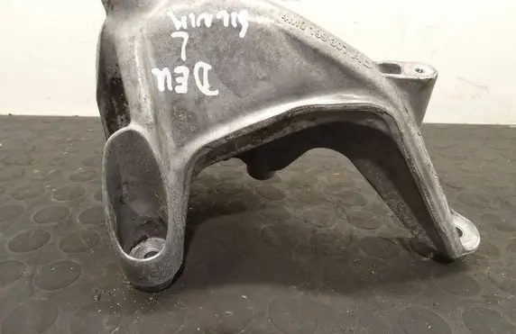 Audi A4 S4 B9 Engine mounting bracket 4M0199307AD