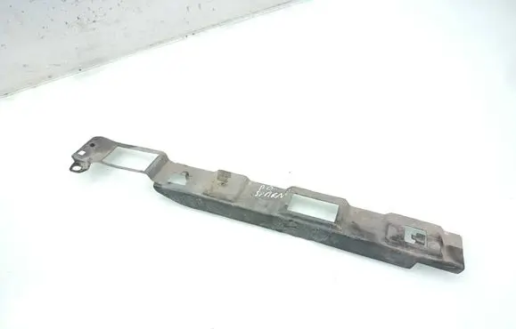 Nissan X-Trail T30 Fender mounting bracket 