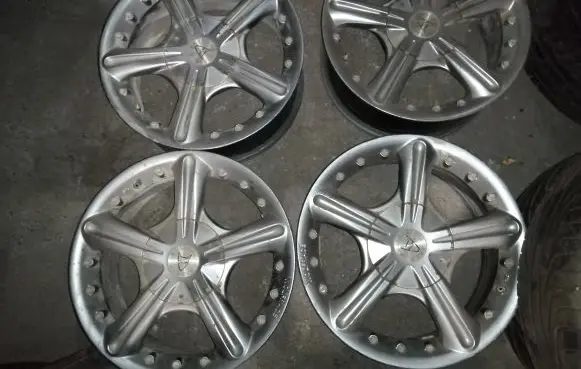 Toyota Yaris R15 alloy rim 