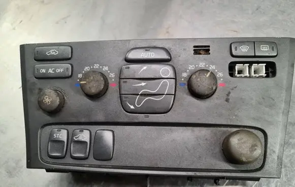 Volvo V70 Climate control unit 9452368 7923