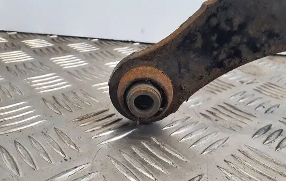 Toyota Avensis T270 Rear control arm